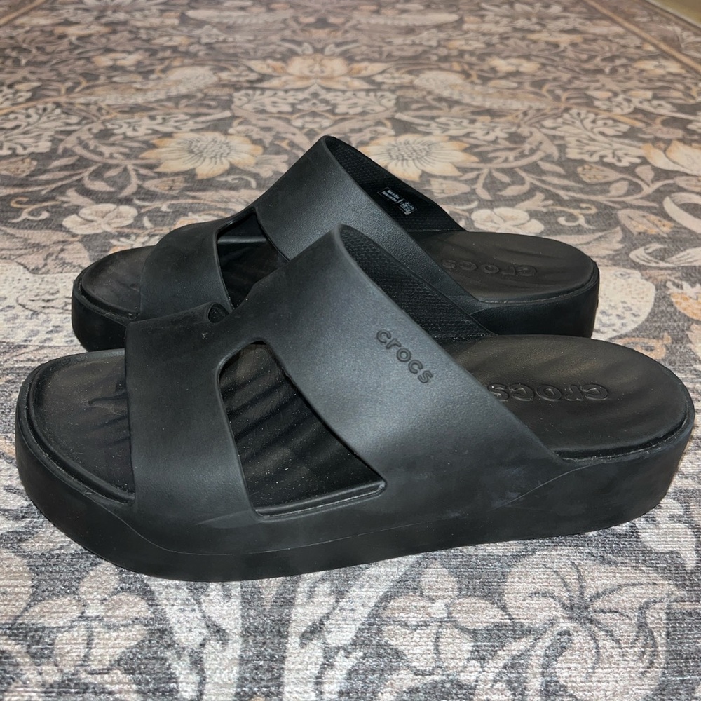 Crocs Black Platform Sandals